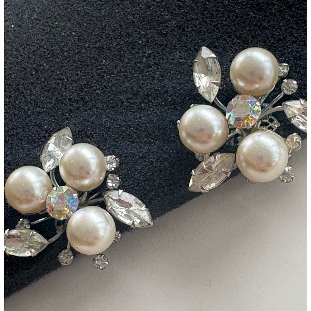 Vintage Signed Judy Lee Pearl Cluster Clip-On Earrings
